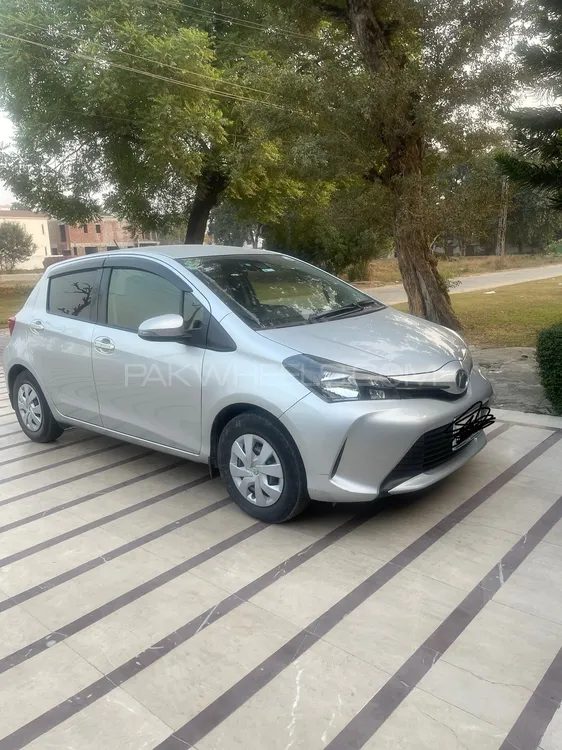 Toyota Vitz 2016 for Sale in Sialkot Image-1