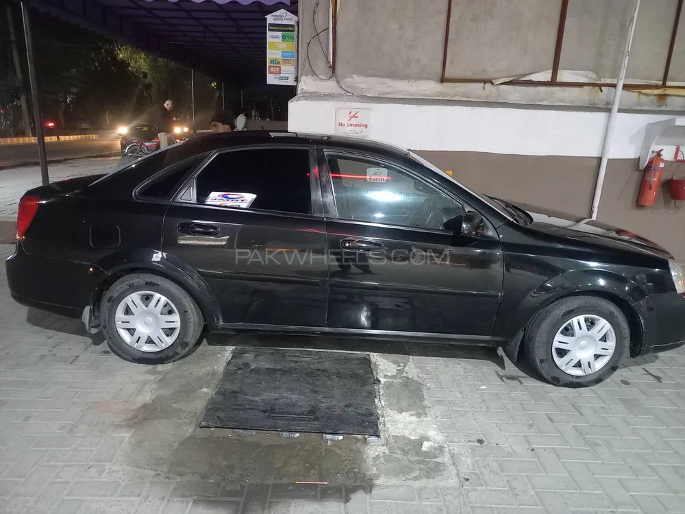 Chevrolet Optra 2010 for Sale in Lahore Image-1