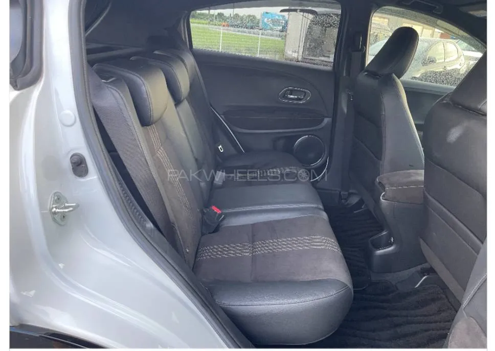 Honda Vezel 2019 for Sale in Peshawar Honda Vezel 2019 for Sale in Peshawar Image-10