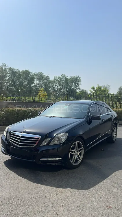 Mercedes Benz E Class 2013 for Sale in Lahore Image-1