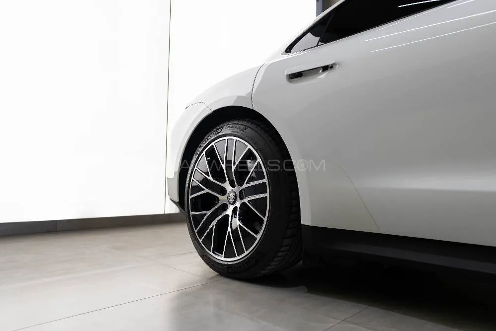 Porsche Taycan 2021 for Sale in Lahore Porsche Taycan 2021 for Sale in Lahore Image-4