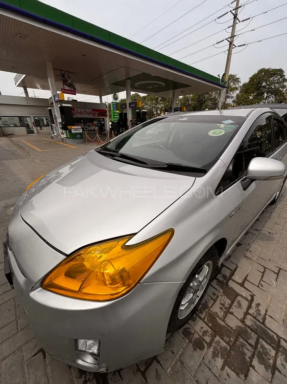 Toyota Prius 2011 for Sale in Lahore Image-1