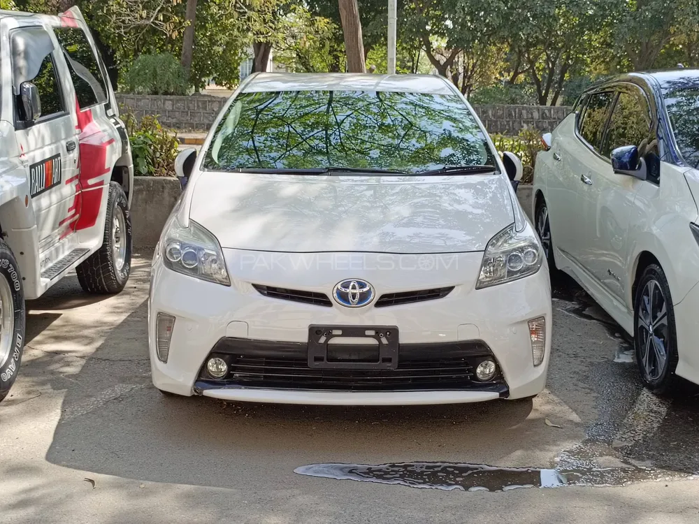 Toyota Prius 2014 for Sale in Islamabad Image-1