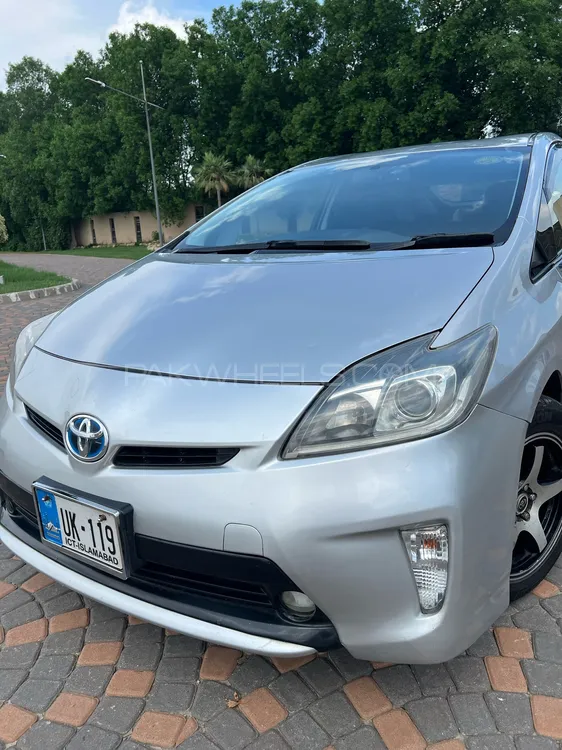 Toyota Prius 2012 for Sale in Lahore Image-1
