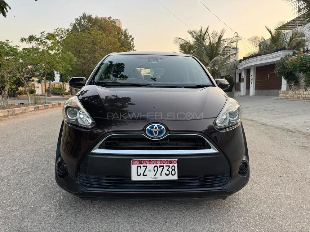 Toyota Sienta 2016 for Sale in Karachi Image-1