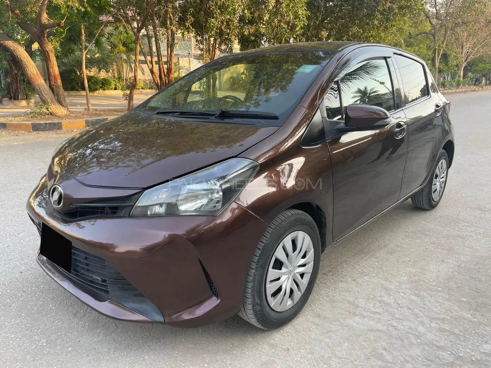 Toyota Vitz 2014 for Sale in Karachi Image-1