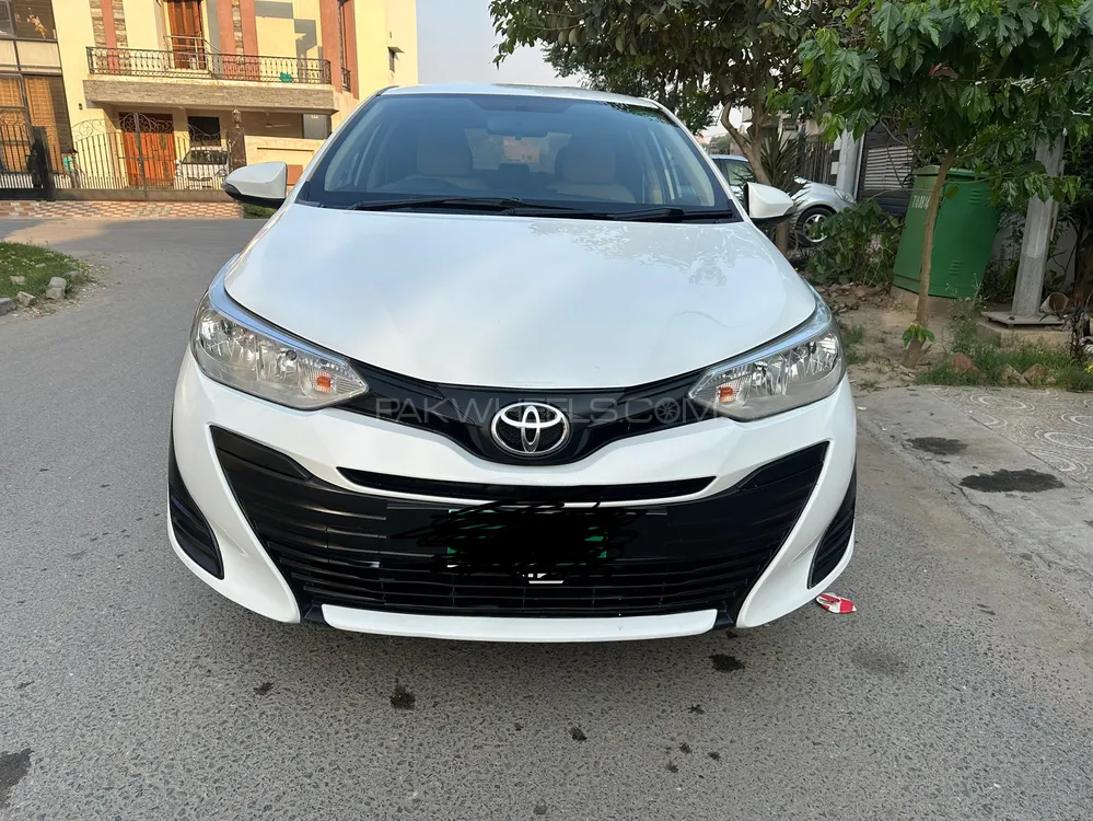 Toyota Yaris Sedan 2021 for Sale in Lahore Image-1