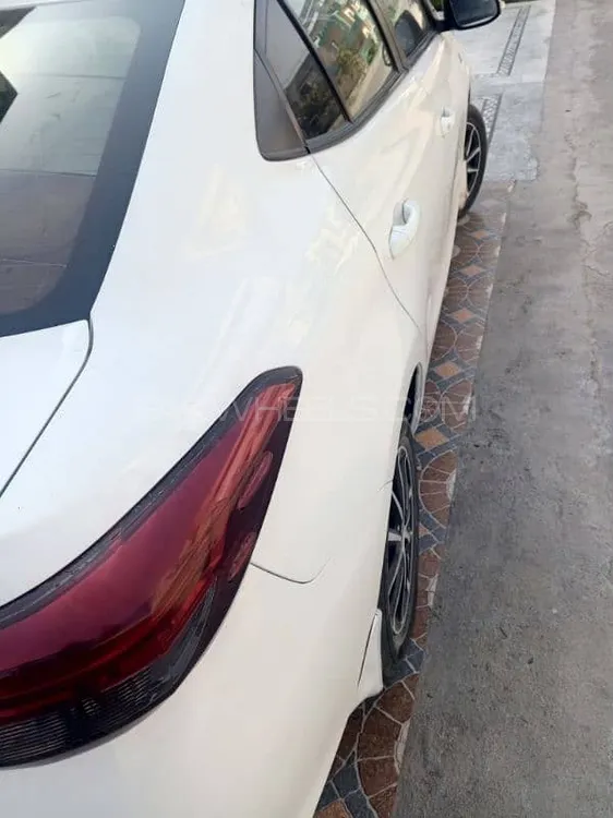 Toyota Yaris Sedan 2021 for Sale in Lahore Image-1