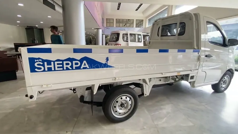 Changan M9 2025 for Sale in Peshawar Image-1