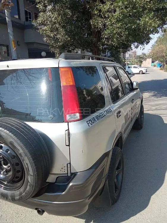 Honda CR-V 2001 for Sale in Lahore Image-1