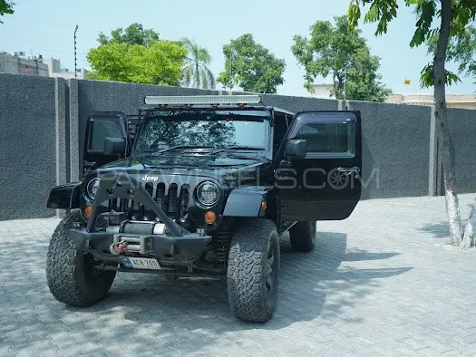 Jeep Wrangler 2012 for Sale in Karachi Image-1