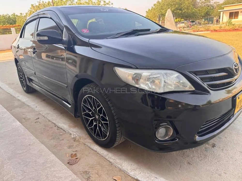 Toyota Corolla 2013 for Sale in Karachi Image-1