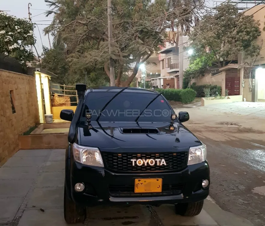 Toyota Hilux 2008 for Sale in Karachi Image-1
