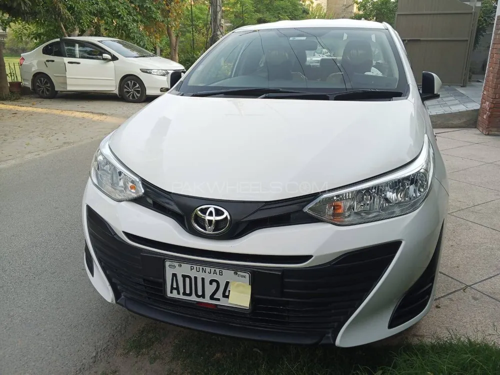 Toyota Yaris Sedan 2021 for Sale in Lahore Image-1