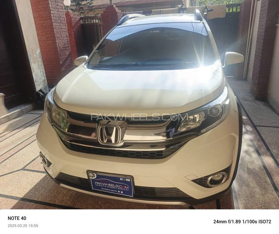 Honda BR-V 2017 for Sale in Lahore Image-1