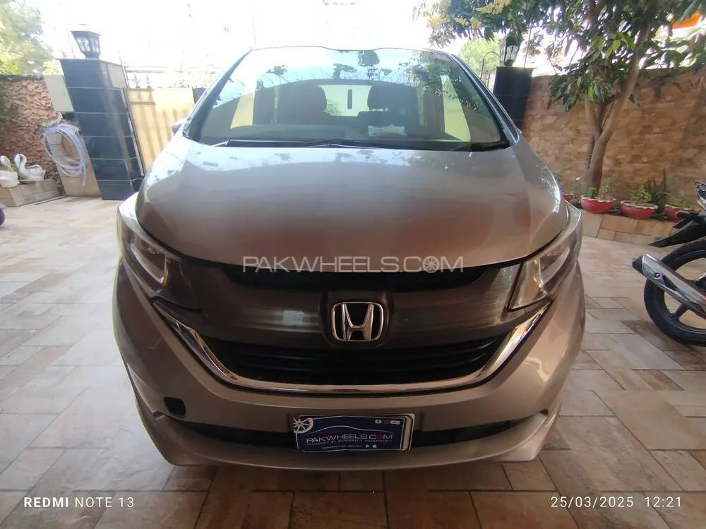 Honda Freed 2017 for Sale in Lahore Image-1
