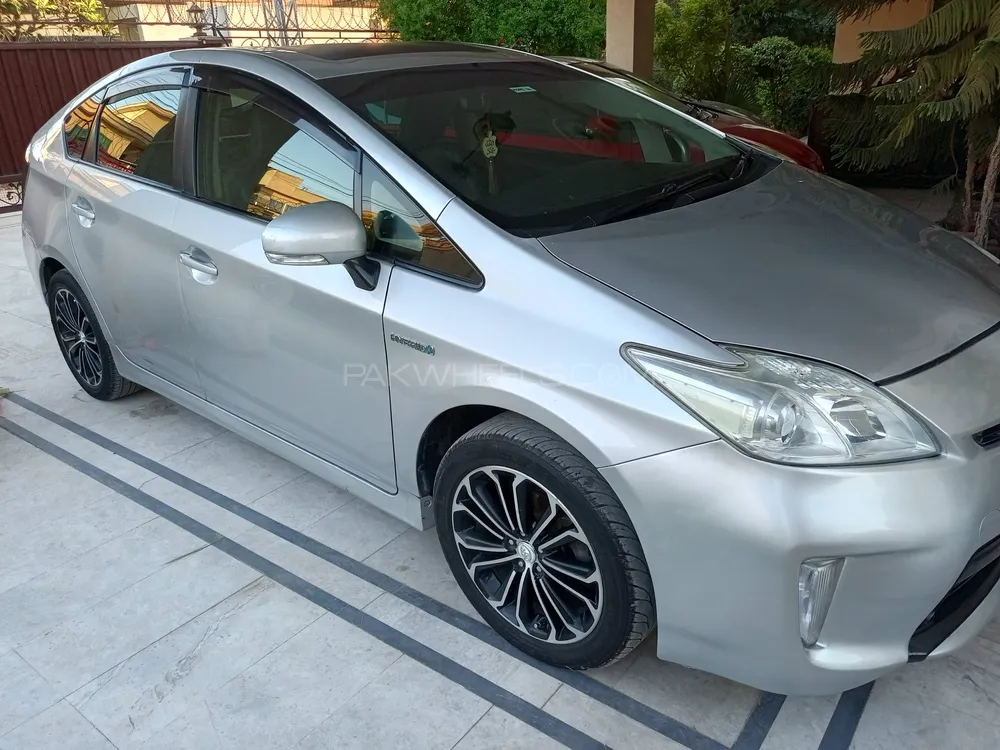 Toyota Prius 2013 for Sale in Islamabad Image-1