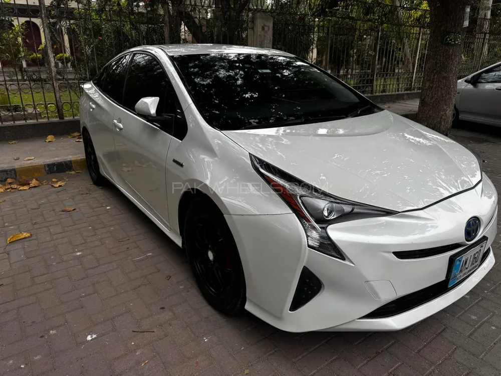 Toyota Prius 2015 for Sale in Faisalabad Image-1
