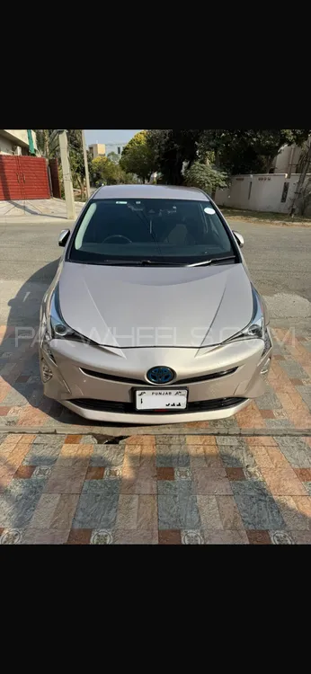 Toyota Prius 2016 for Sale in Lahore Image-1