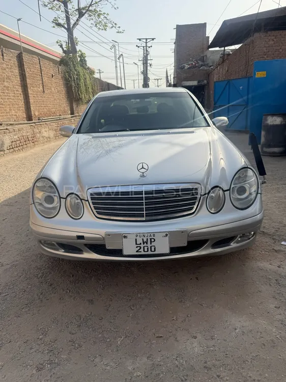 Mercedes Benz E Class 2004 for Sale in Faisalabad Image-1