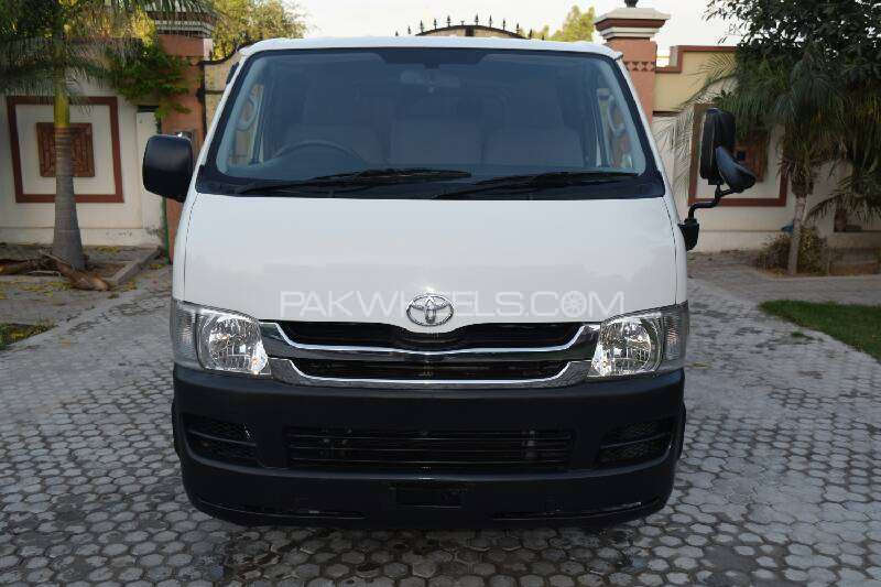 Toyota Hiace 2010 for Sale in Lahore Image-1
