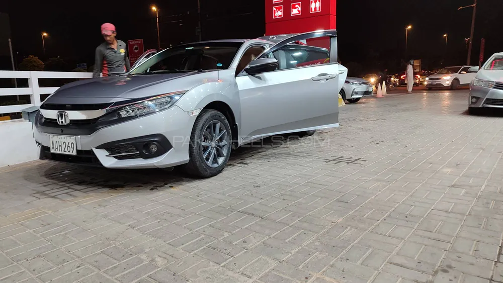 Honda Civic 2020 for Sale in Lahore Image-1