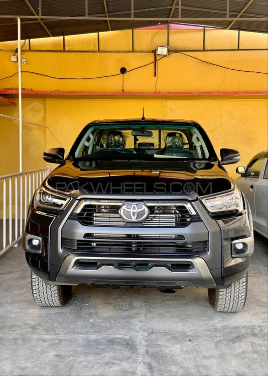 Toyota Hilux 2025 for Sale in Lahore Image-1