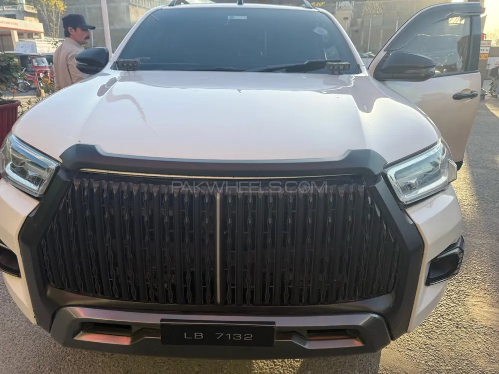 Toyota Hilux 2018 for Sale in Islamabad Image-1