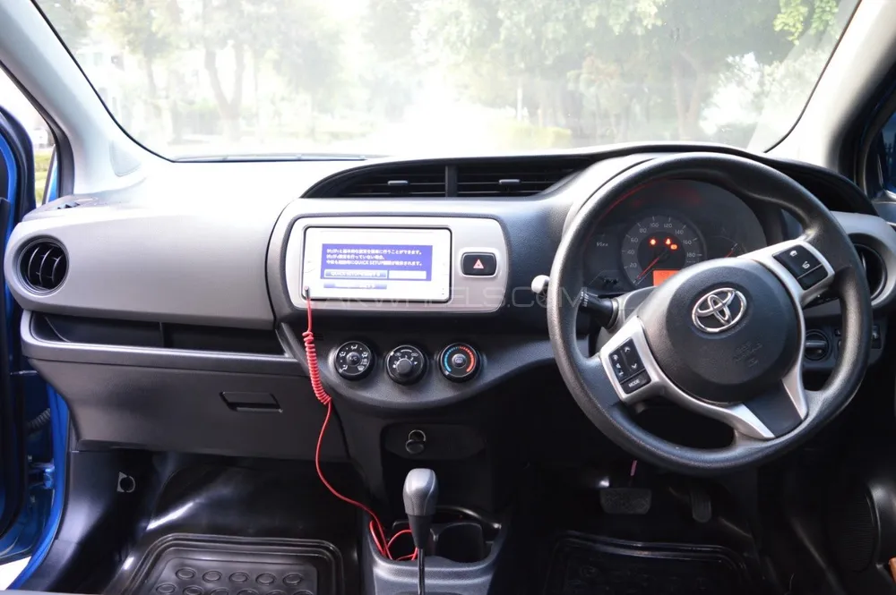 Toyota Vitz 2014 for Sale in Islamabad Image-1