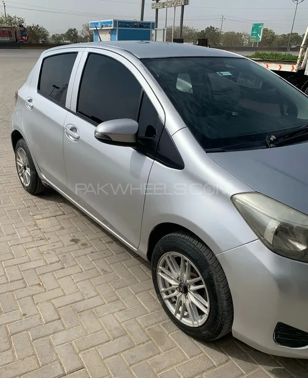 Toyota Vitz 2011 for Sale in Karachi Toyota Vitz 2011 for Sale in Karachi Image-3