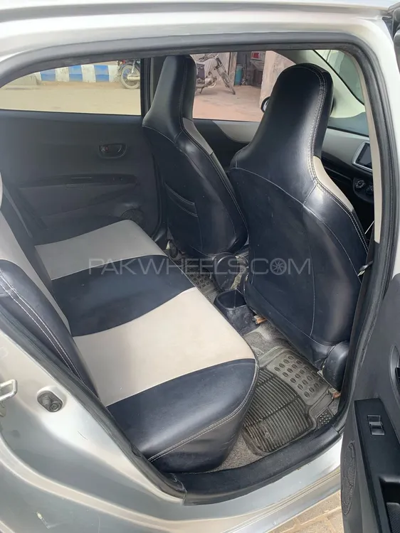 Toyota Vitz 2011 for Sale in Karachi Toyota Vitz 2011 for Sale in Karachi Image-7