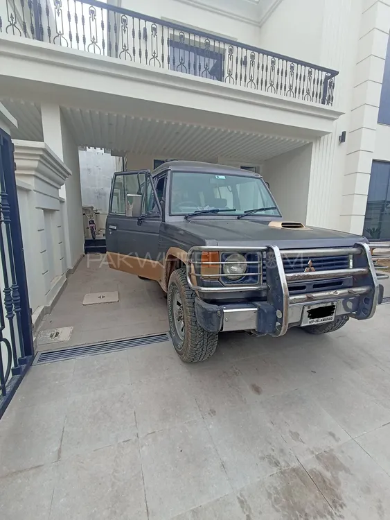 Mitsubishi Pajero 1986 for Sale in Islamabad Image-1
