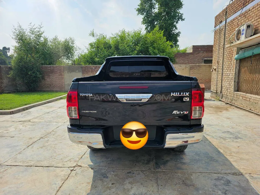 Toyota Hilux 2021 for Sale in Multan Toyota Hilux 2021 for Sale in Multan Image-11
