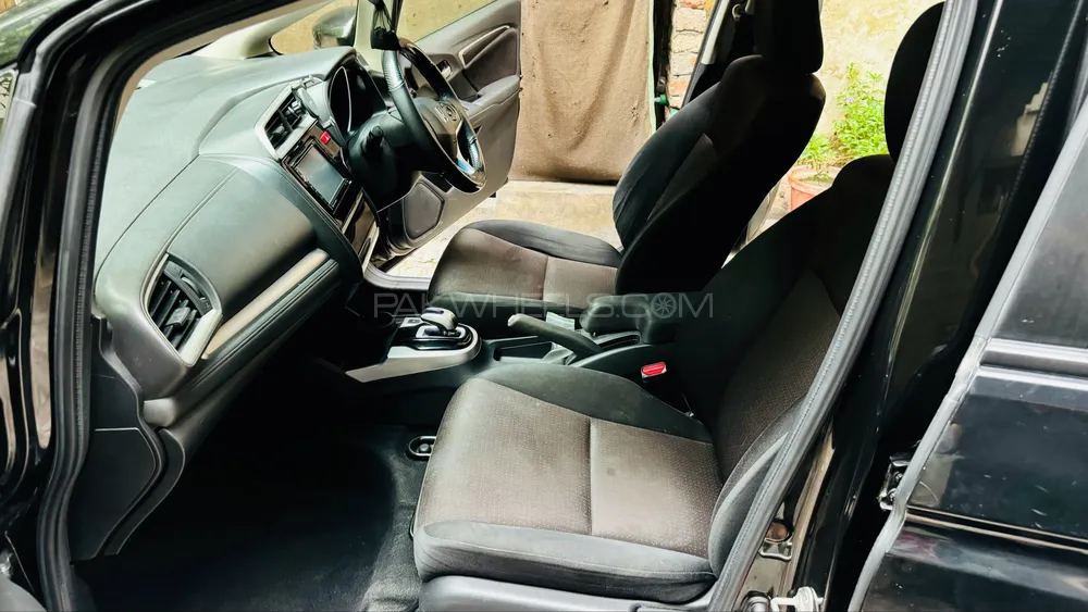 Honda Fit 2015 for Sale in Lahore Image-1