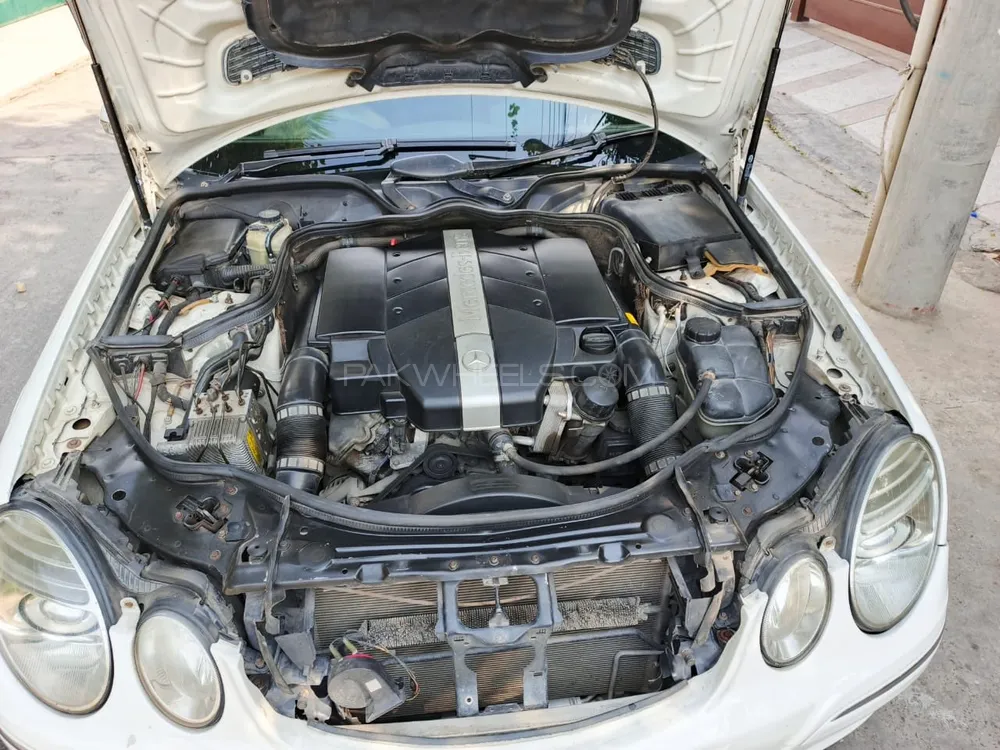 مرسڈیز بینز ای کلاس 2005 for Sale in لاہور مرسڈیز بینز ای کلاس 2005 for Sale in لاہور Image-11