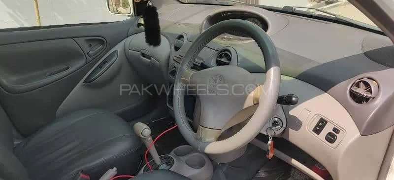 Toyota Platz 2001 for Sale in Attock Image-1