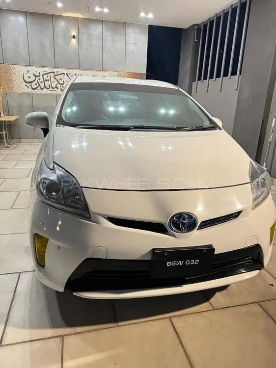 Toyota Prius 2013 for Sale in Multan Image-1