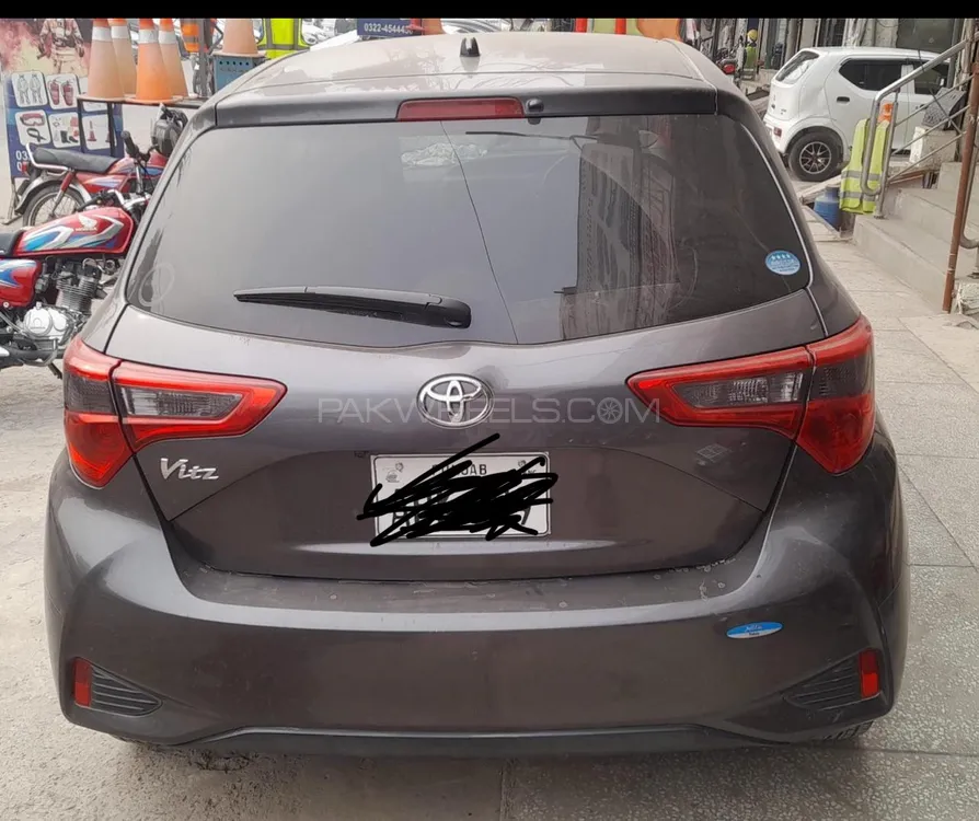 Toyota Vitz 2017 for Sale in Lahore Image-1