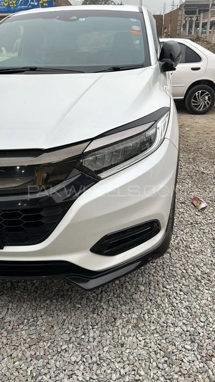 Honda Vezel 2018 for Sale in Mardan Image-1
