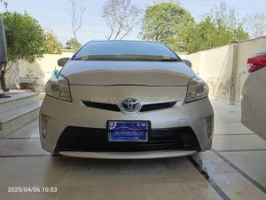 Toyota Prius S LED Edition 1.8 2013 for Sale