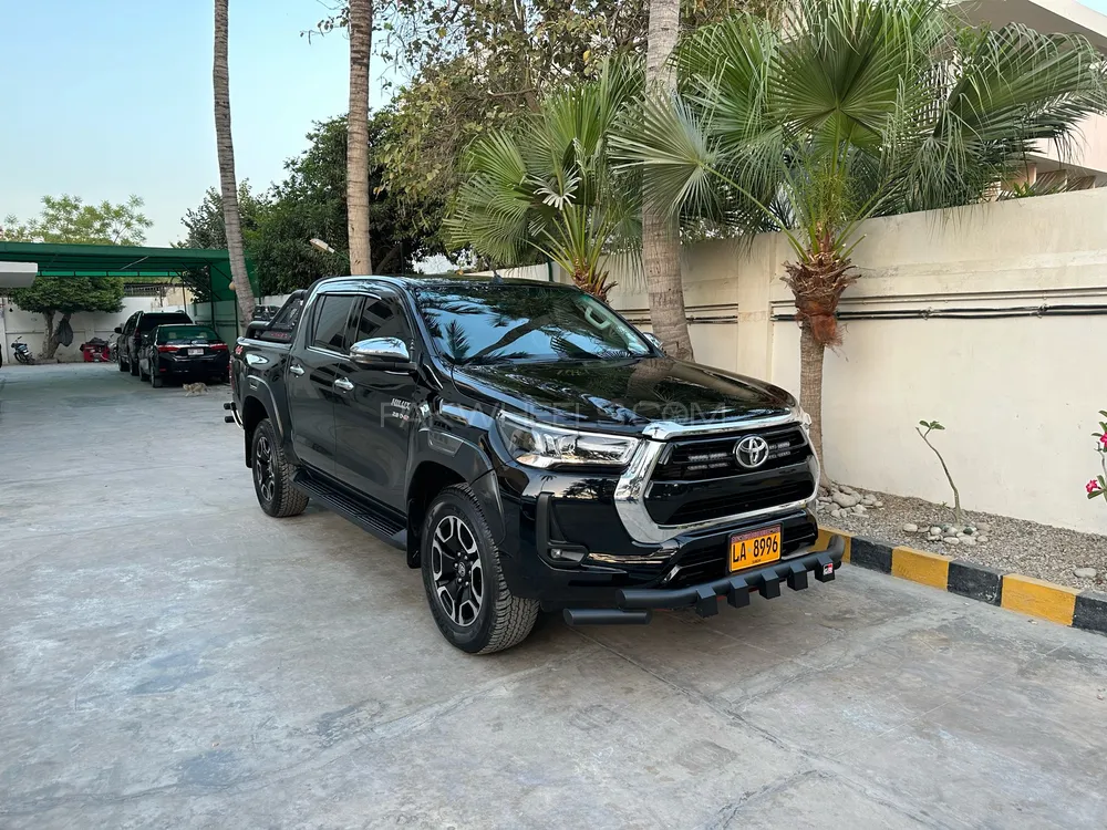 Toyota Hilux 2021 for Sale in Karachi Image-1