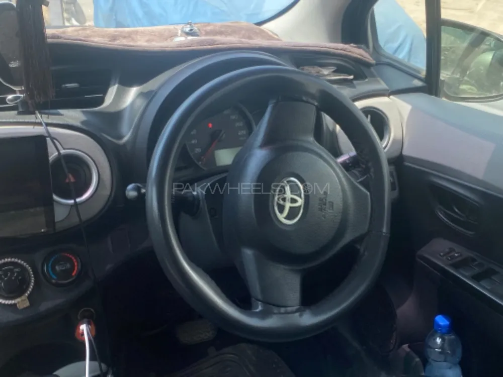 Toyota Vitz 2012 for Sale in Lahore Image-1