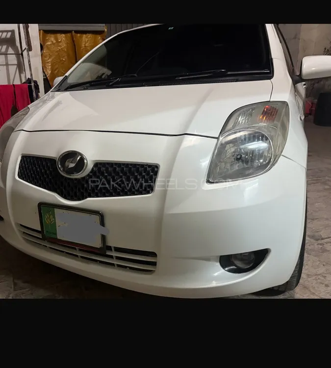 Toyota Vitz 2012 for Sale in Multan Image-1
