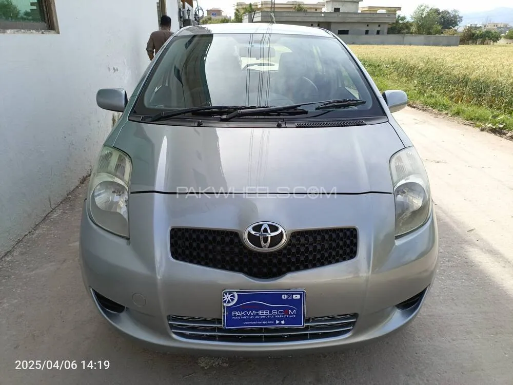 Toyota Yaris Hatchback 2006 for Sale in Islamabad Image-1
