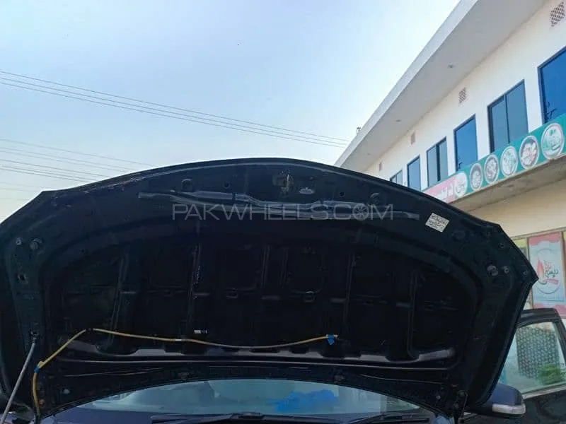Toyota Corolla 2013 for Sale in Vehari Image-1