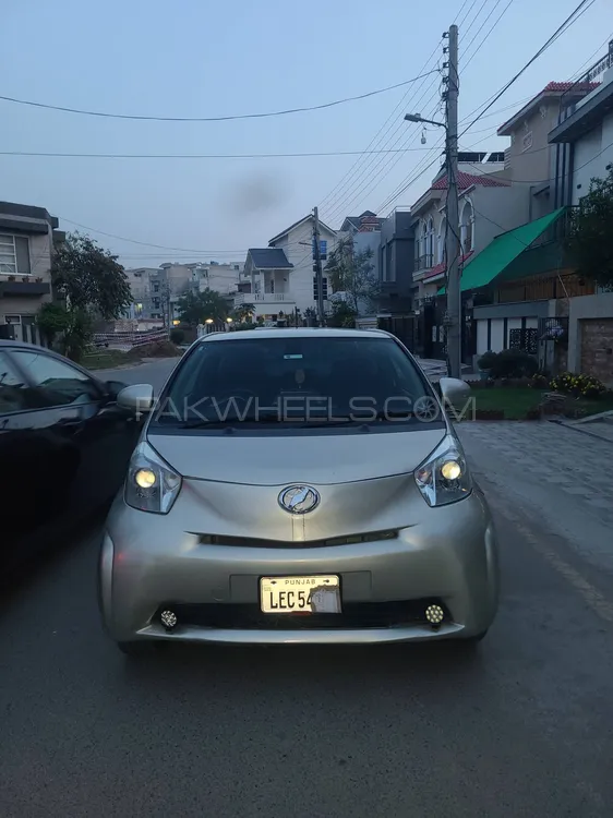 Toyota iQ 2009 for Sale in Lahore Image-1