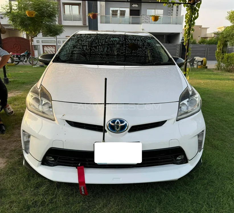 Toyota Prius 2014 for Sale in Multan Image-1