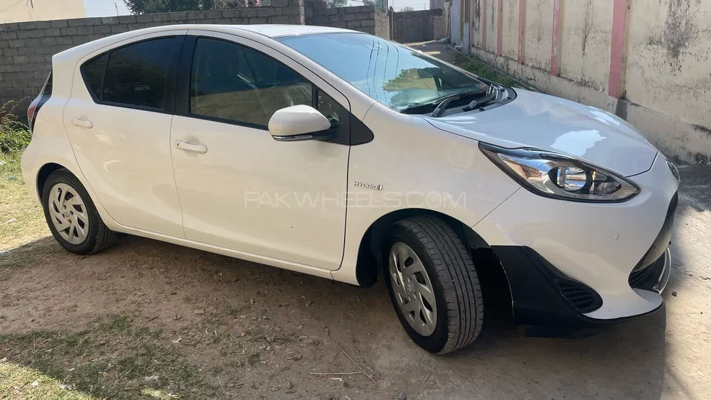 Toyota Aqua 2020 for Sale in Islamabad Image-1