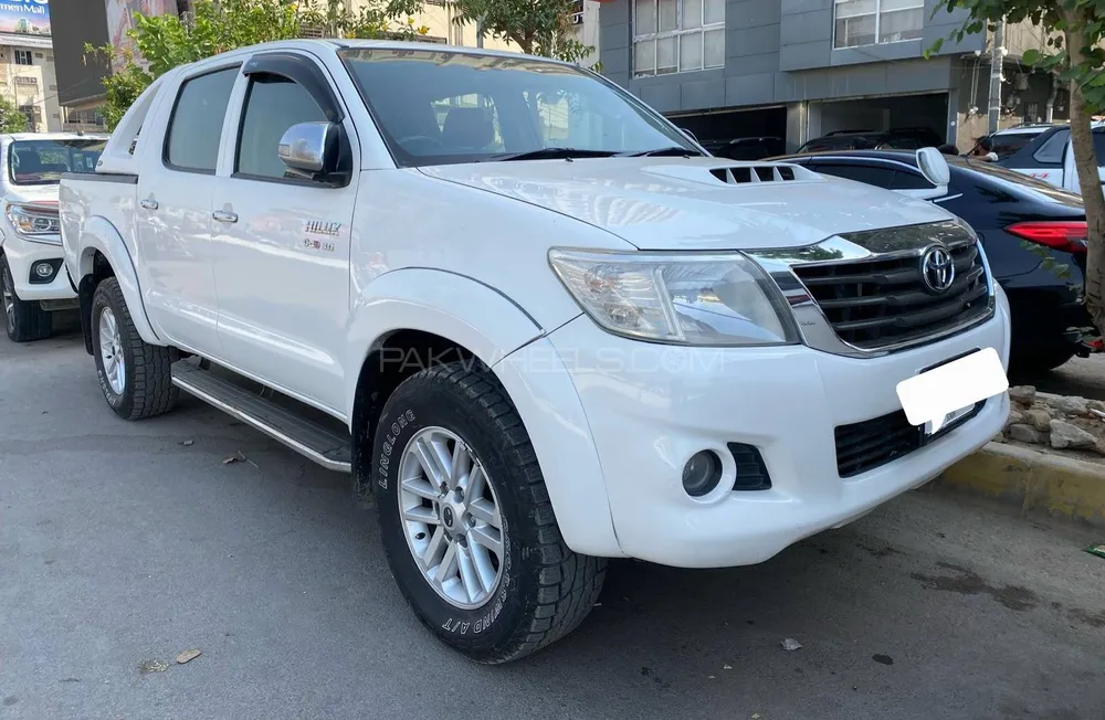Toyota Hilux 2014 for Sale in Karachi Image-1