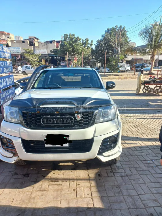 Toyota Hilux 2014 for Sale in Karachi Image-1